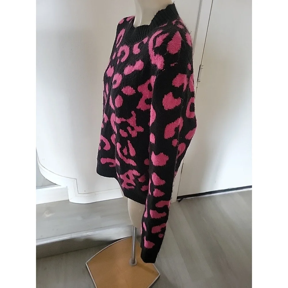 LINE & DOT Anthropologie Pink Leopard Print Sweater Crewneck Pullover Knit Top L